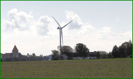 Store vindmøller på Lolland - her i Rødby Fjord.